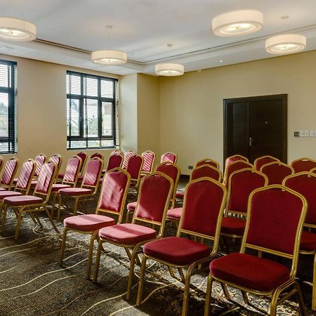 Protea Hotel By Marriott Ikeja Select Лагос Екстериор снимка