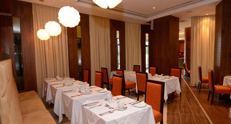 Protea Hotel By Marriott Ikeja Select Лагос Екстериор снимка