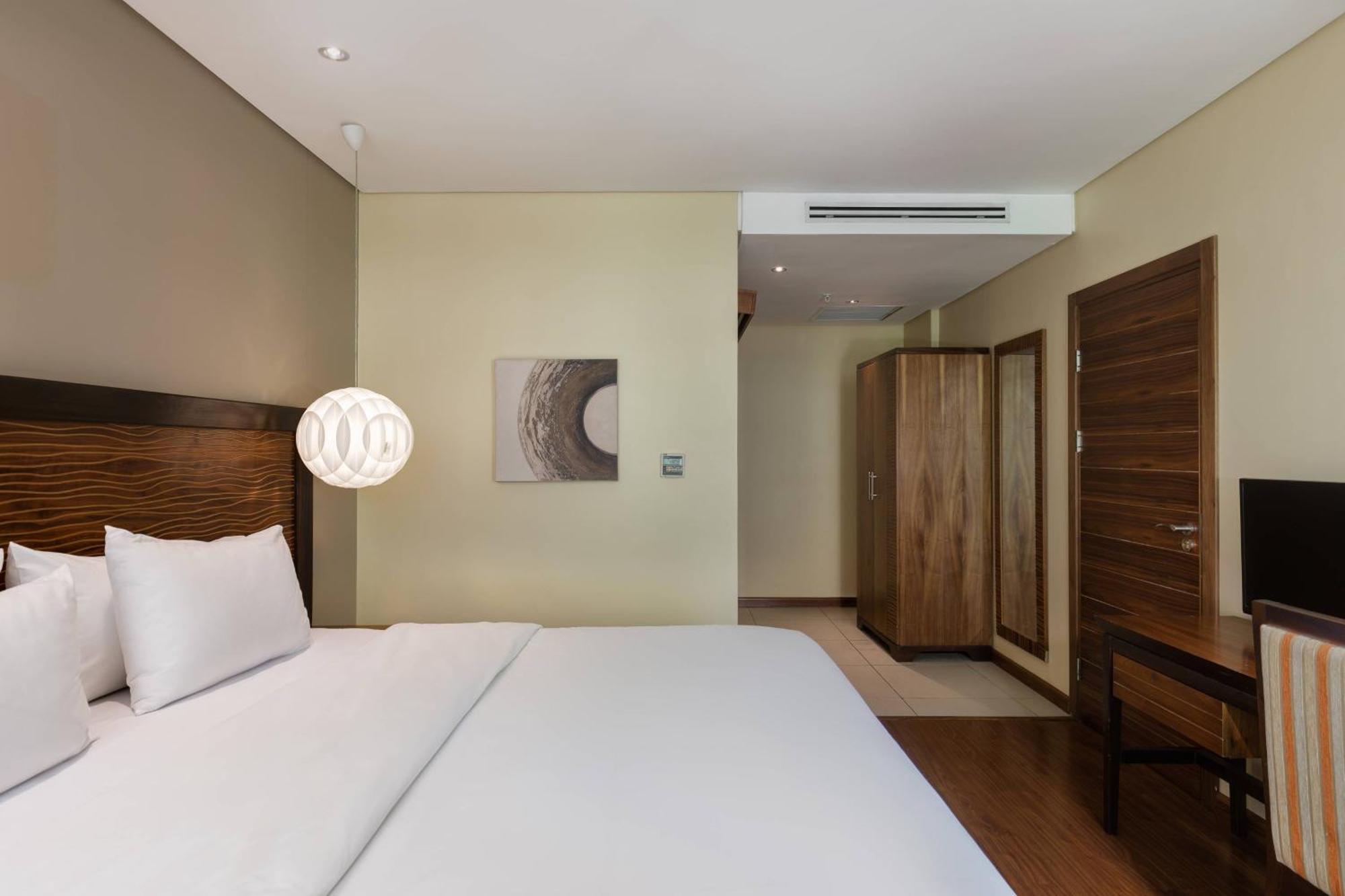 Protea Hotel By Marriott Ikeja Select Лагос Екстериор снимка