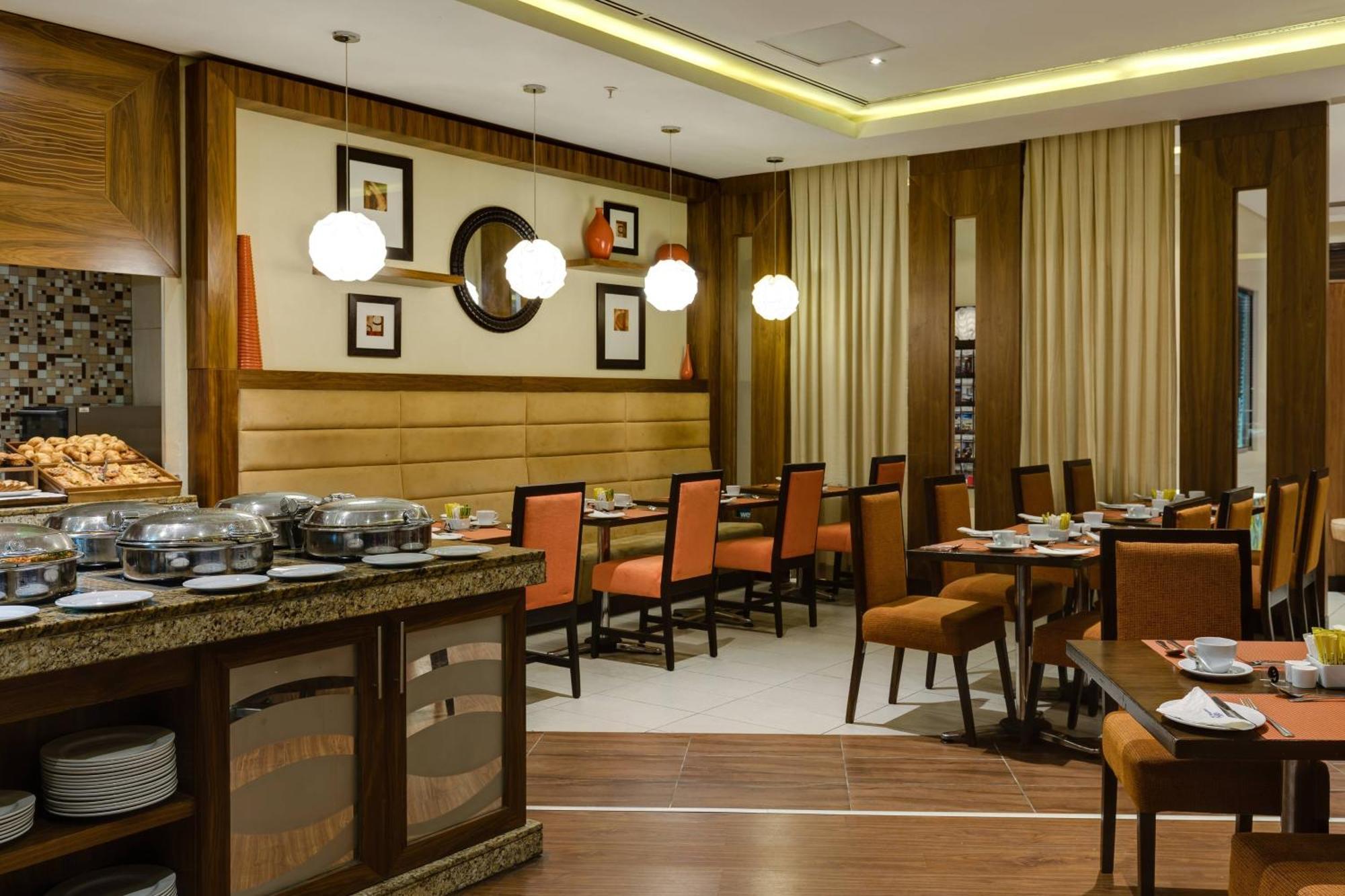 Protea Hotel By Marriott Ikeja Select Лагос Екстериор снимка