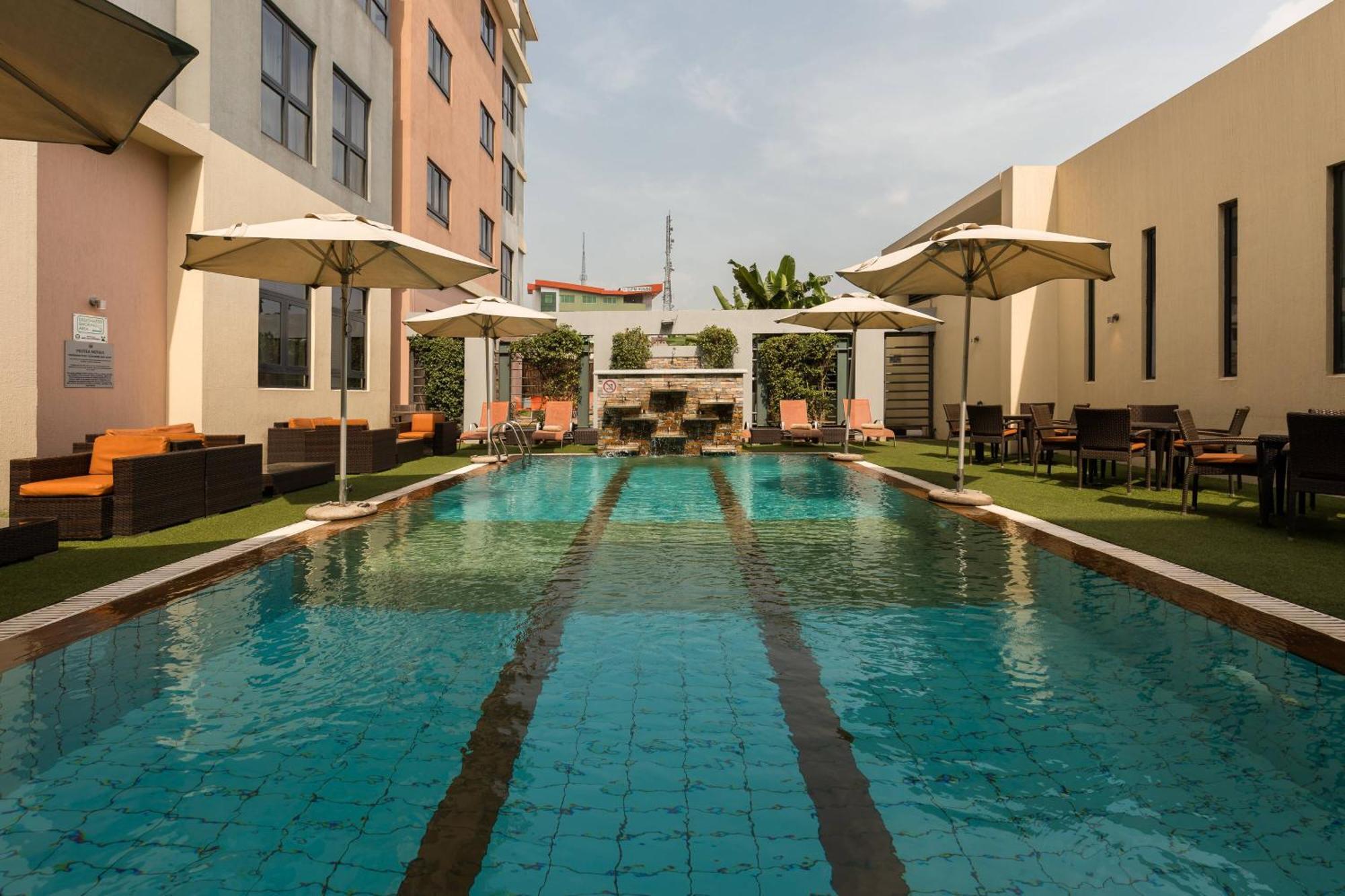 Protea Hotel By Marriott Ikeja Select Лагос Екстериор снимка