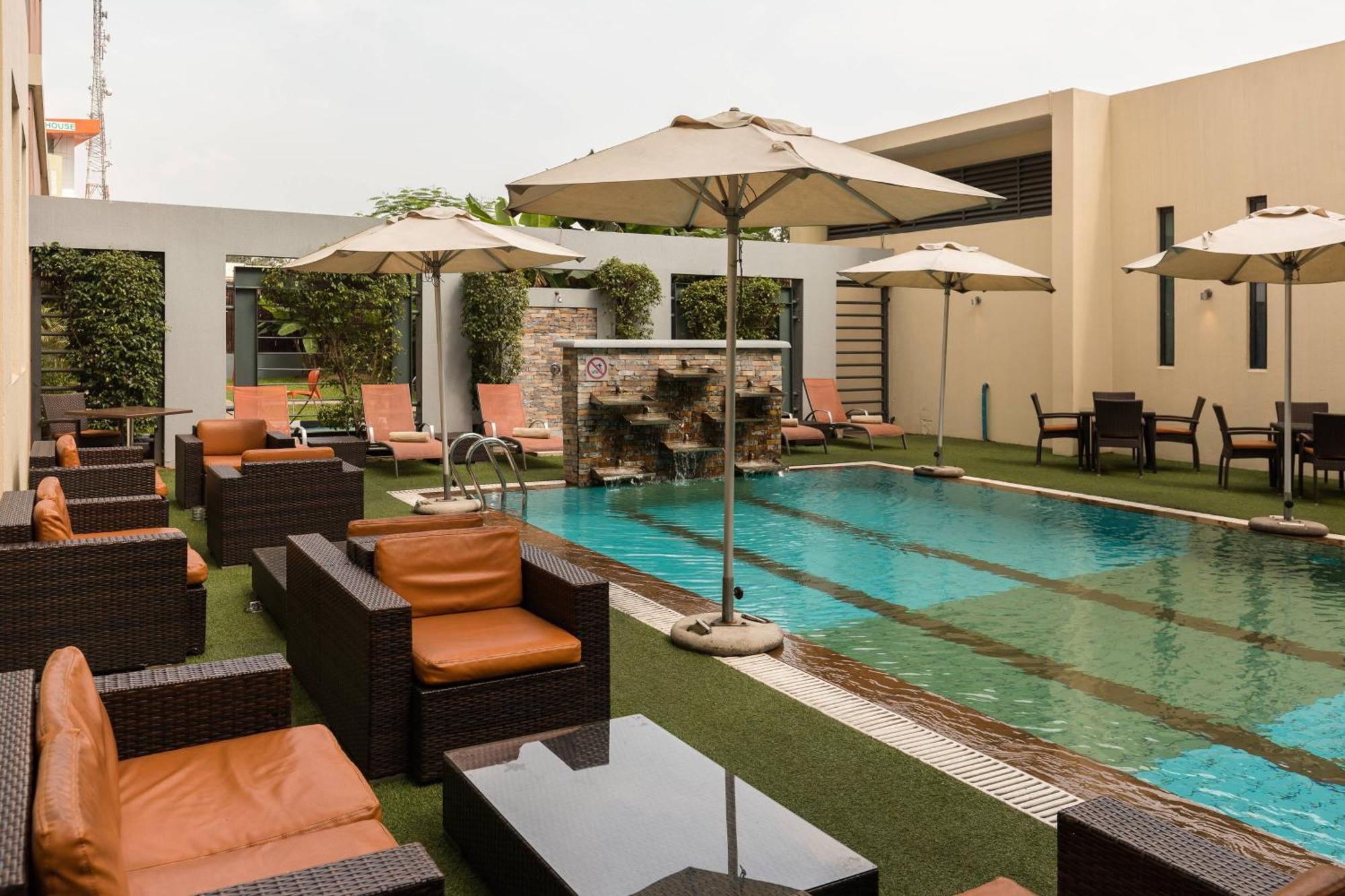 Protea Hotel By Marriott Ikeja Select Лагос Екстериор снимка