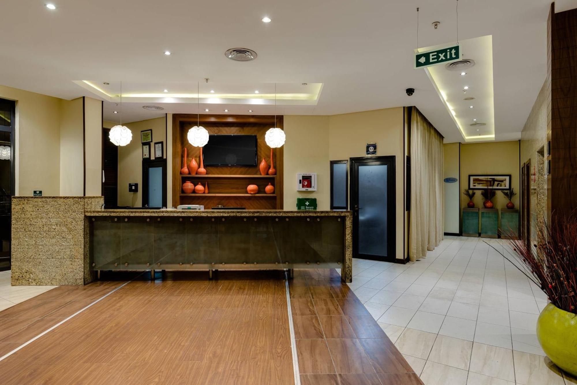 Protea Hotel By Marriott Ikeja Select Лагос Екстериор снимка