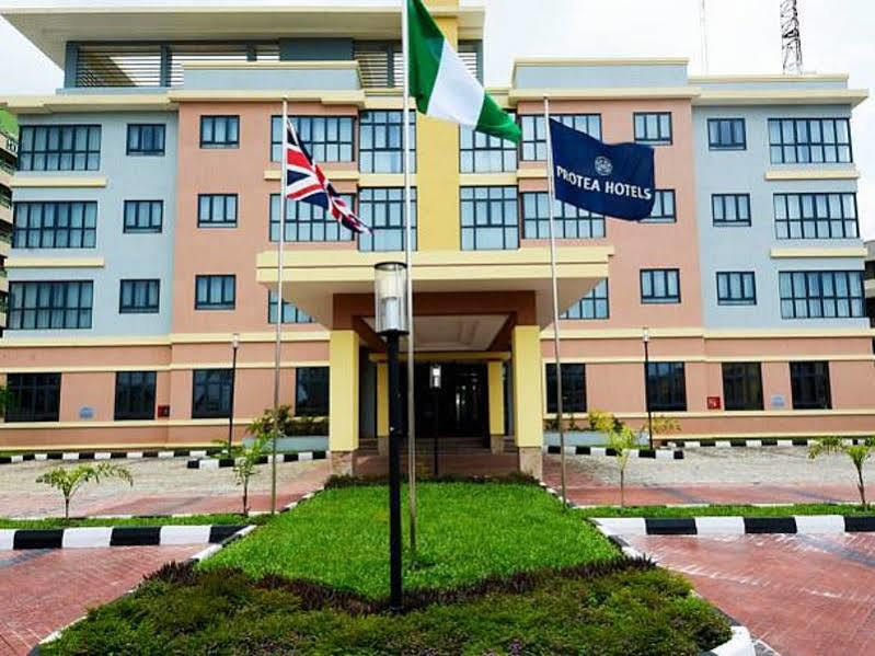 Protea Hotel By Marriott Ikeja Select Лагос Екстериор снимка